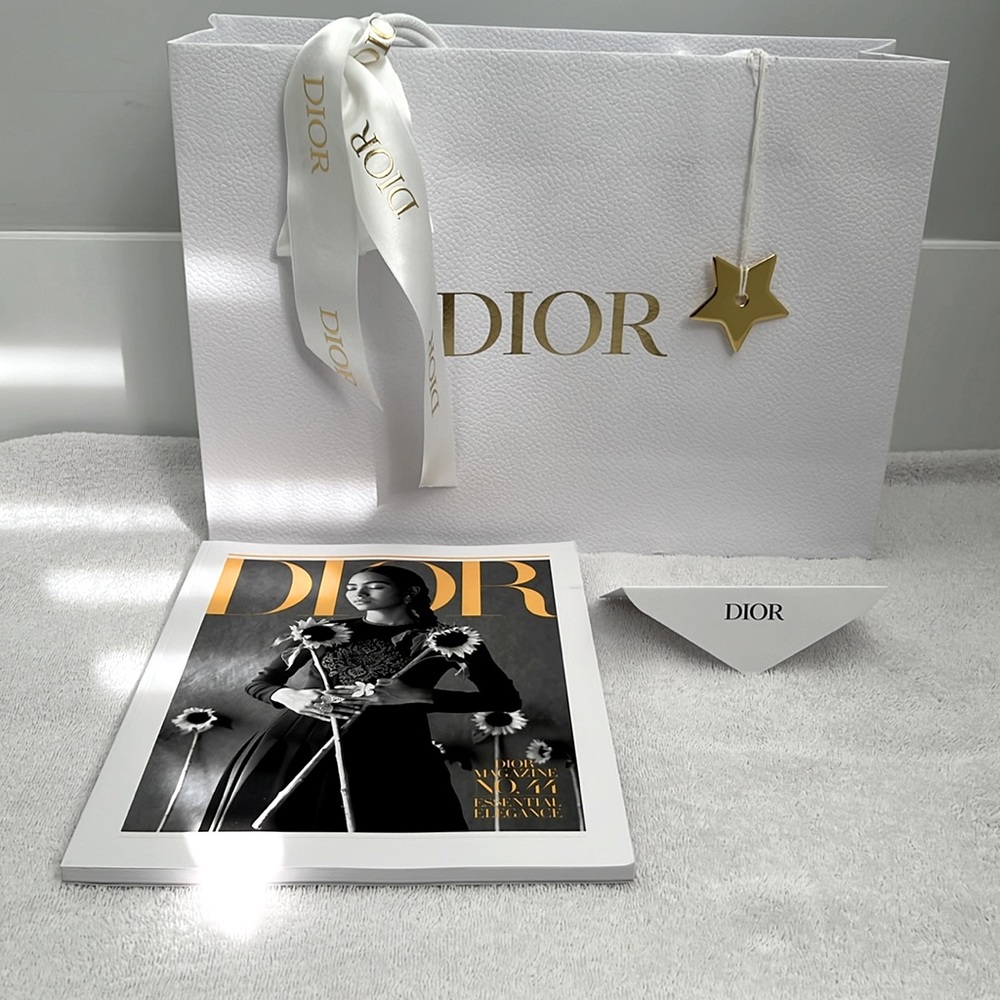 Dior Shopping Bag with magazine and card holder